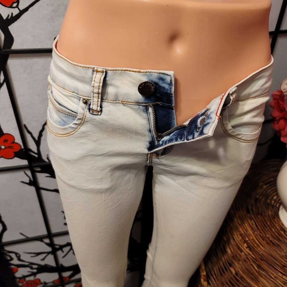 V.I.P. JEANS BLEACHED DENIM/SIZE 7-8 - Picture 4 of 12